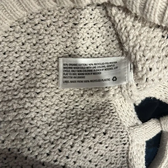 Universal Threads long sleeve sweater size small women’s - Picture 9 of 9